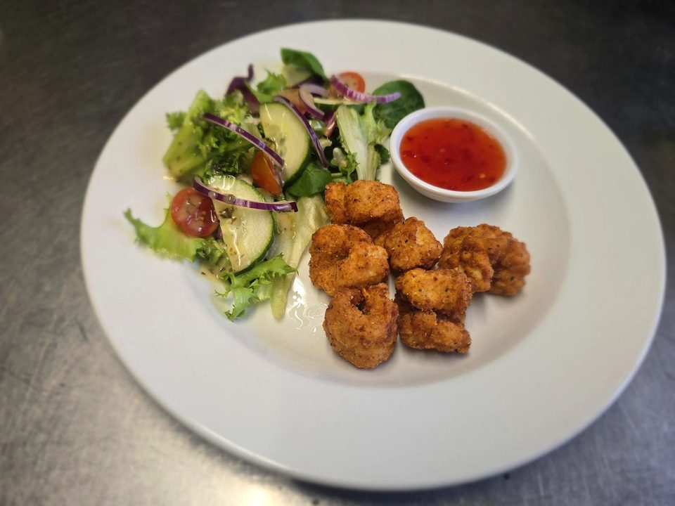 Crispy chicken goujons with salad and sweet chilli sauce at Swan Inn Abbotsbury