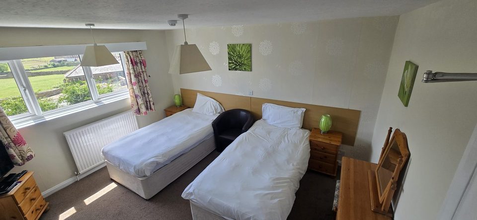 (1) Twin · Ground Floor with Shower
