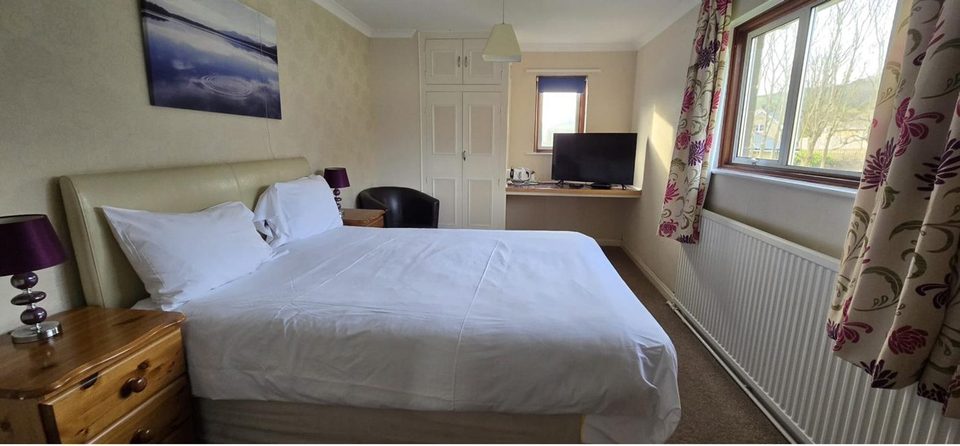 (4) Double Bed with Bath